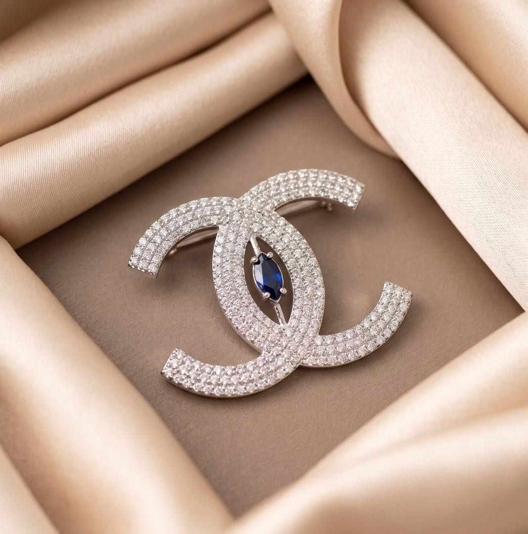 Royal Sapphire Silver Brooch